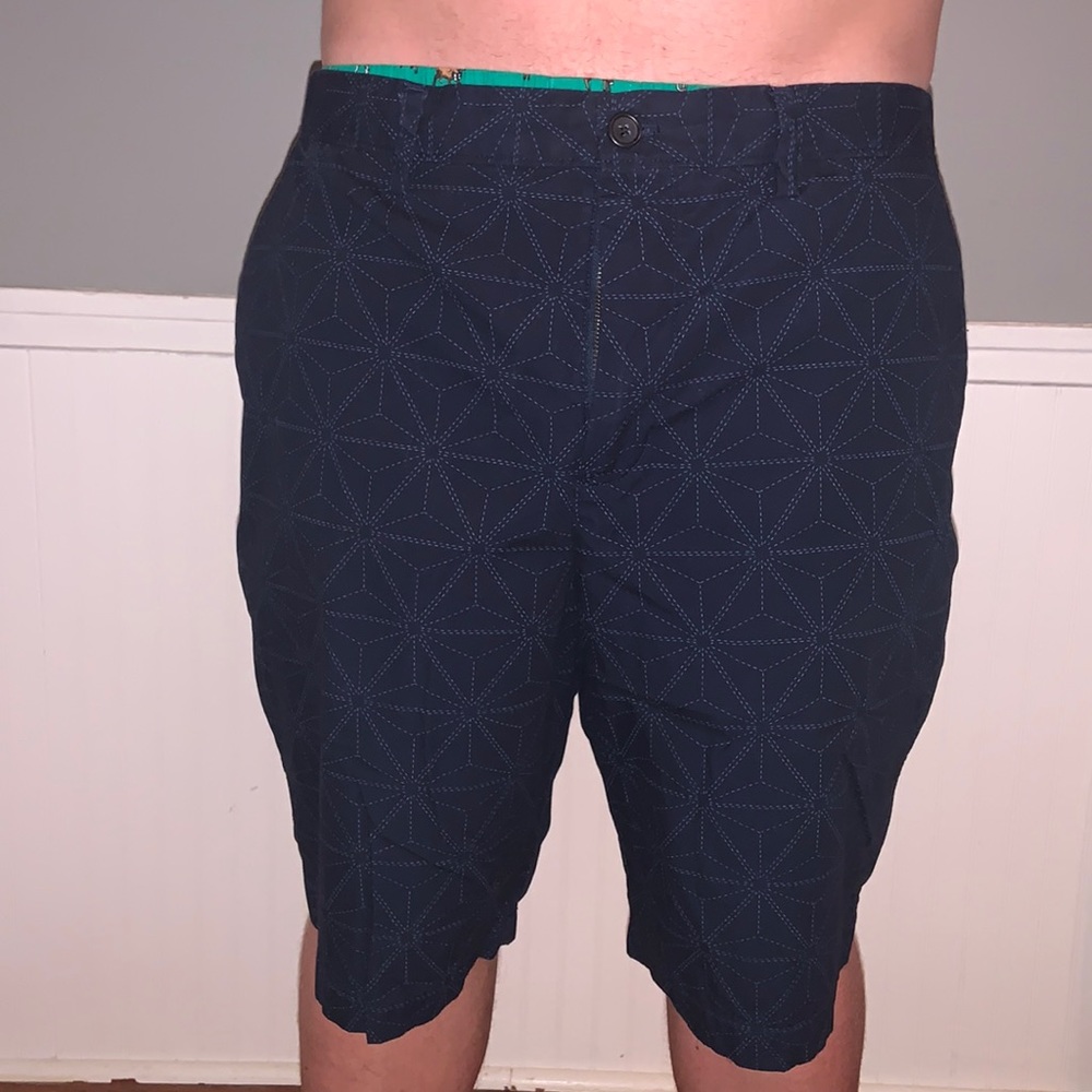 Stylish men’s Banana Republic shorts